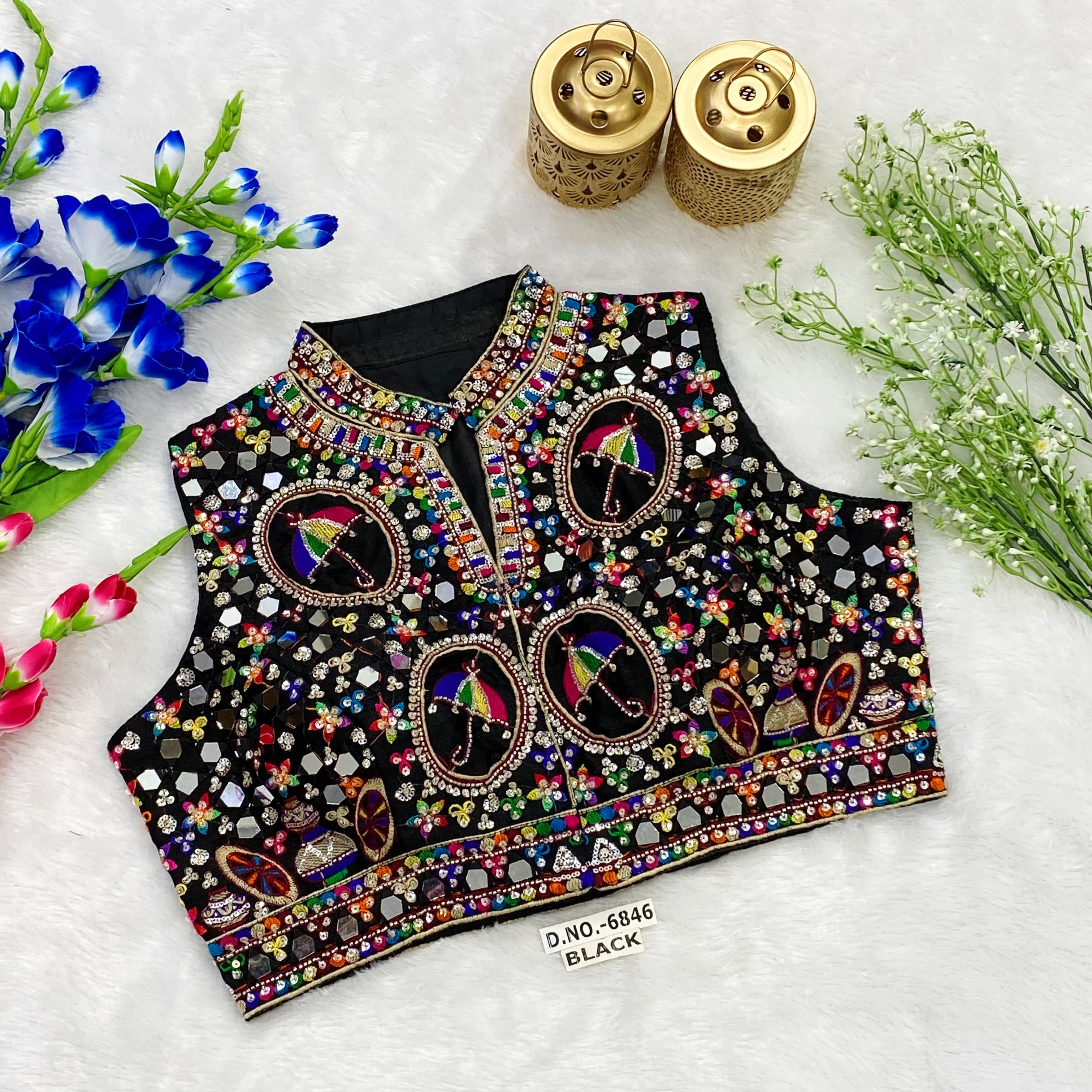 Authentic Mirror Work & Cowrie Shell (Kodi) with Detailed Thread Work AD9030 image 1
